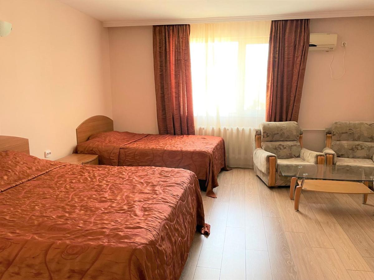 Family Hotel Central Burgas Exterior foto